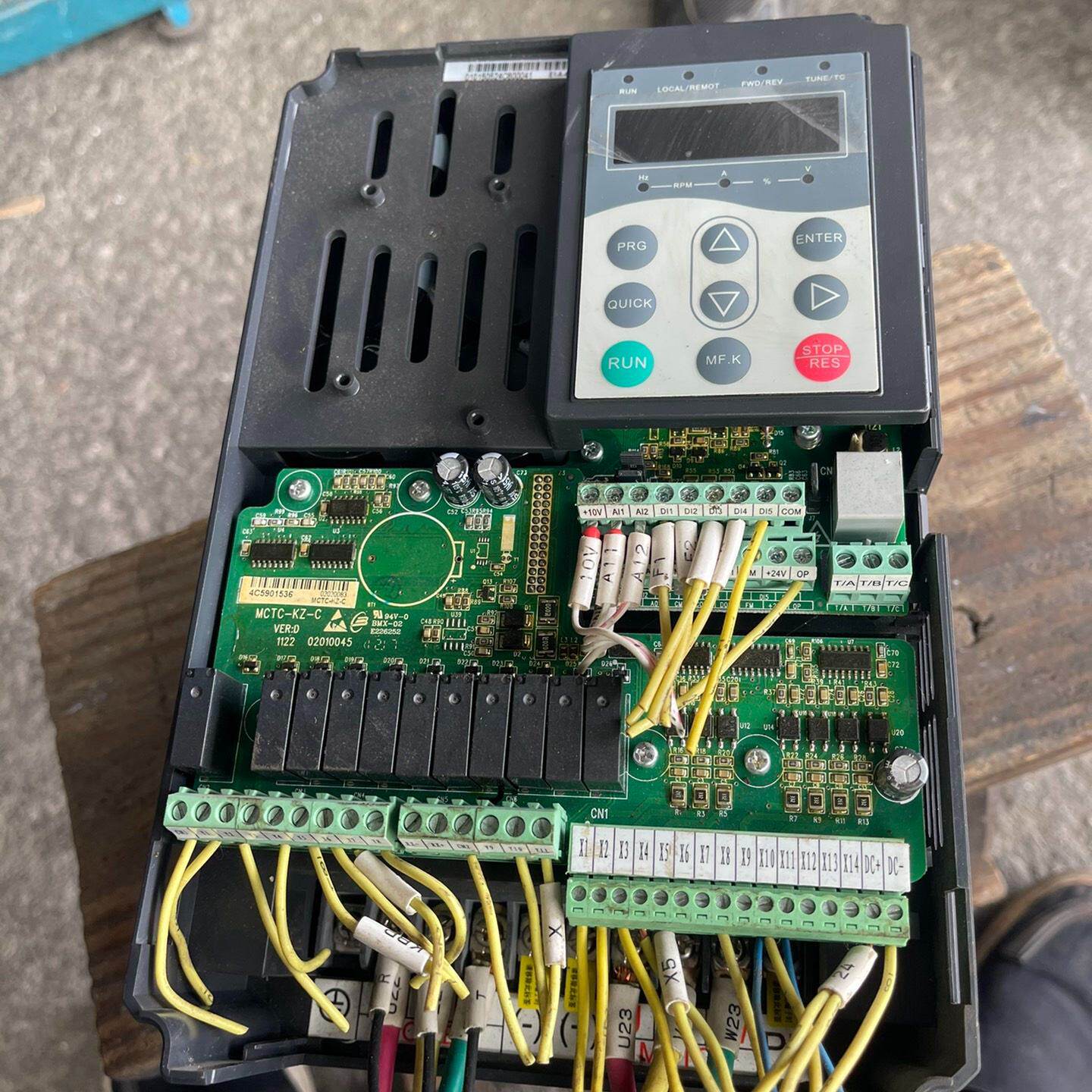 询价莫纳克E1-A-4013变频器。成色如图15号议价