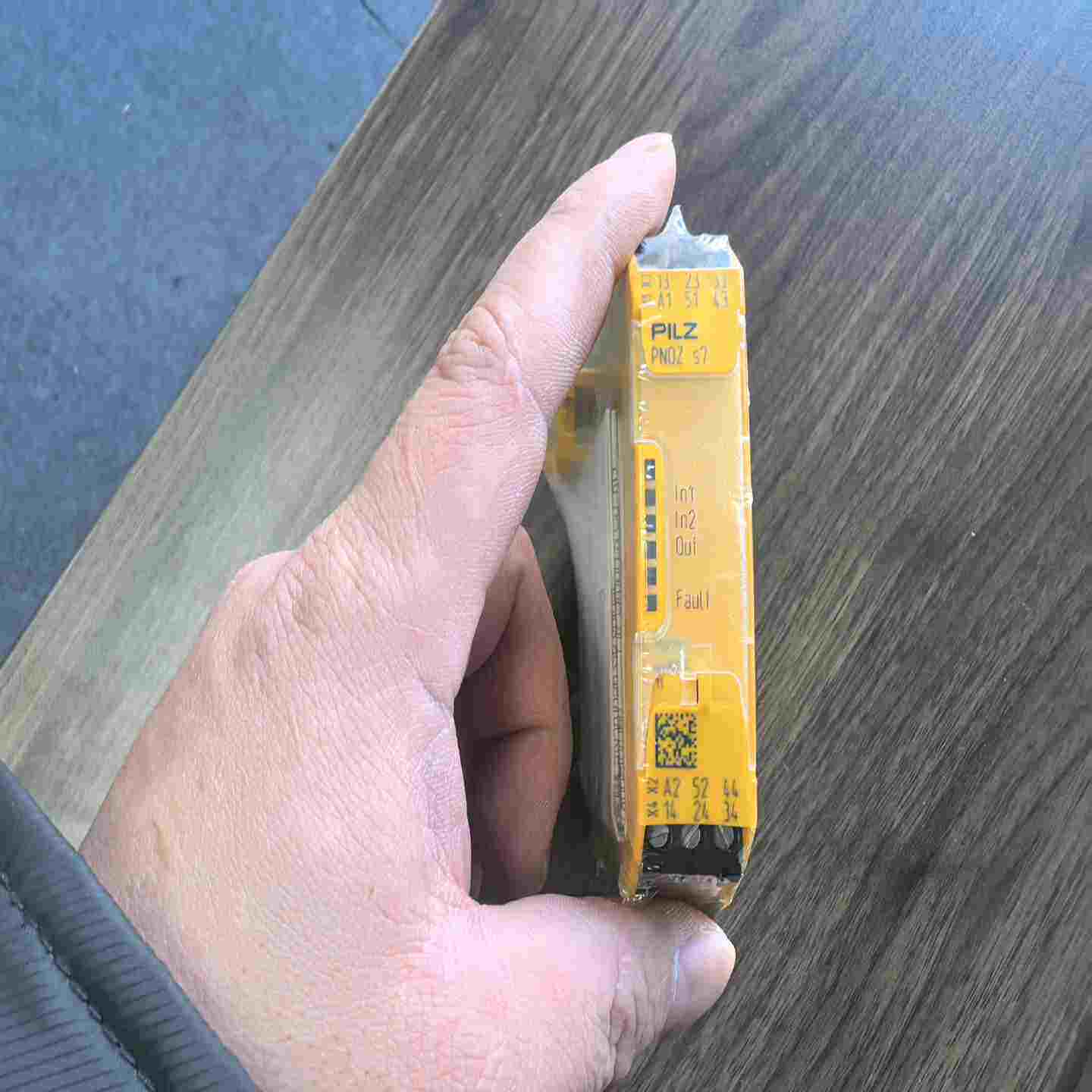 溢价-议价产品皮尔兹751107安全继电器PNOZs7