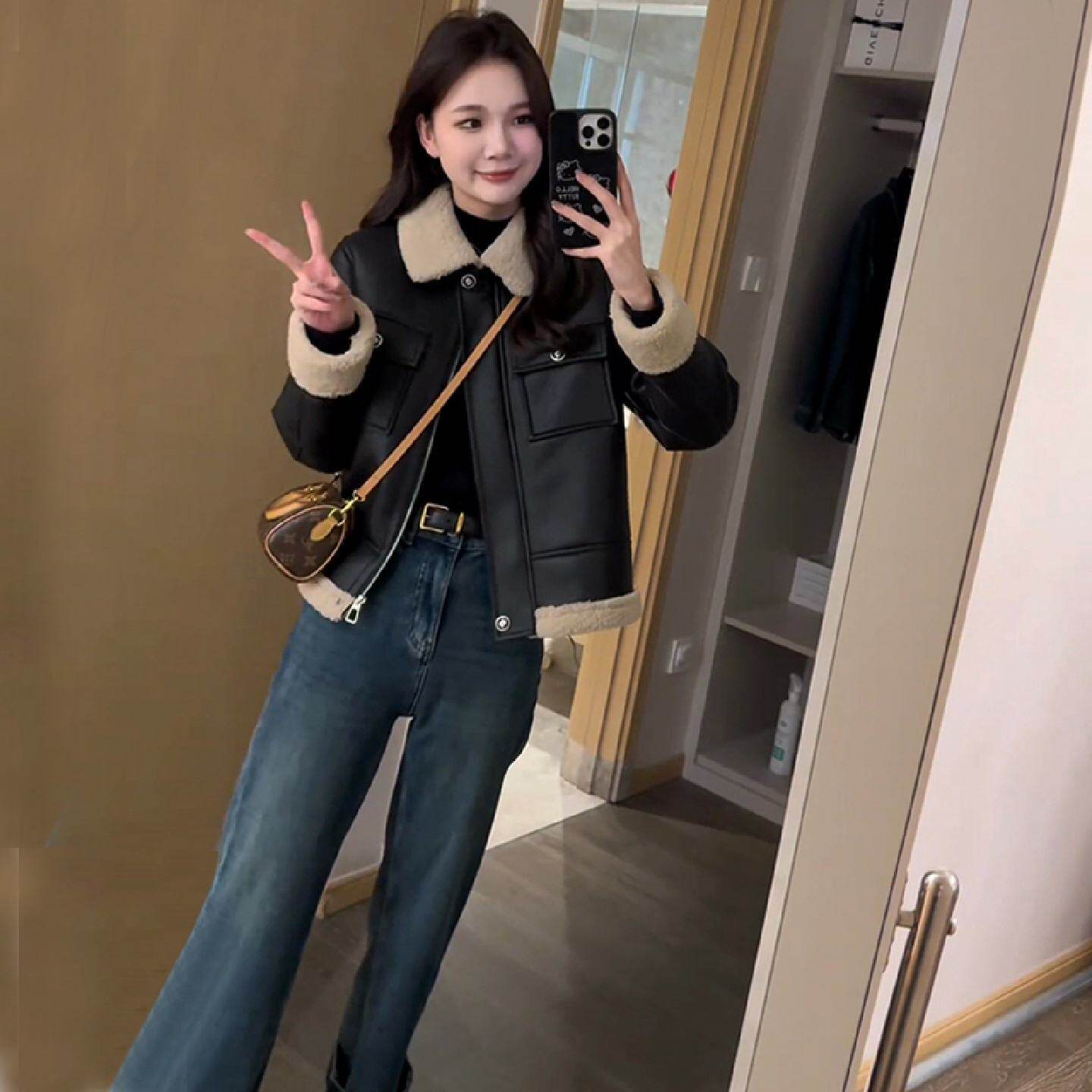 黑色短款羊羔毛外套女2026新款冬高级感小个子厚加绒皮毛一体皮衣