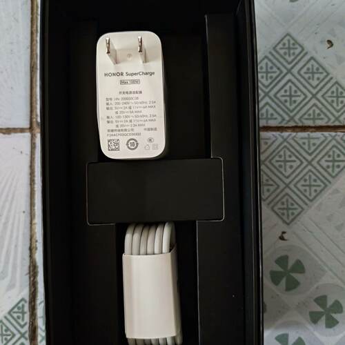 荣耀Magic6 Pro原装100W超级快充充电器，型号HN议价