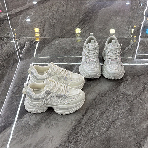超轻增高不累脚休闲运动鞋显脚小