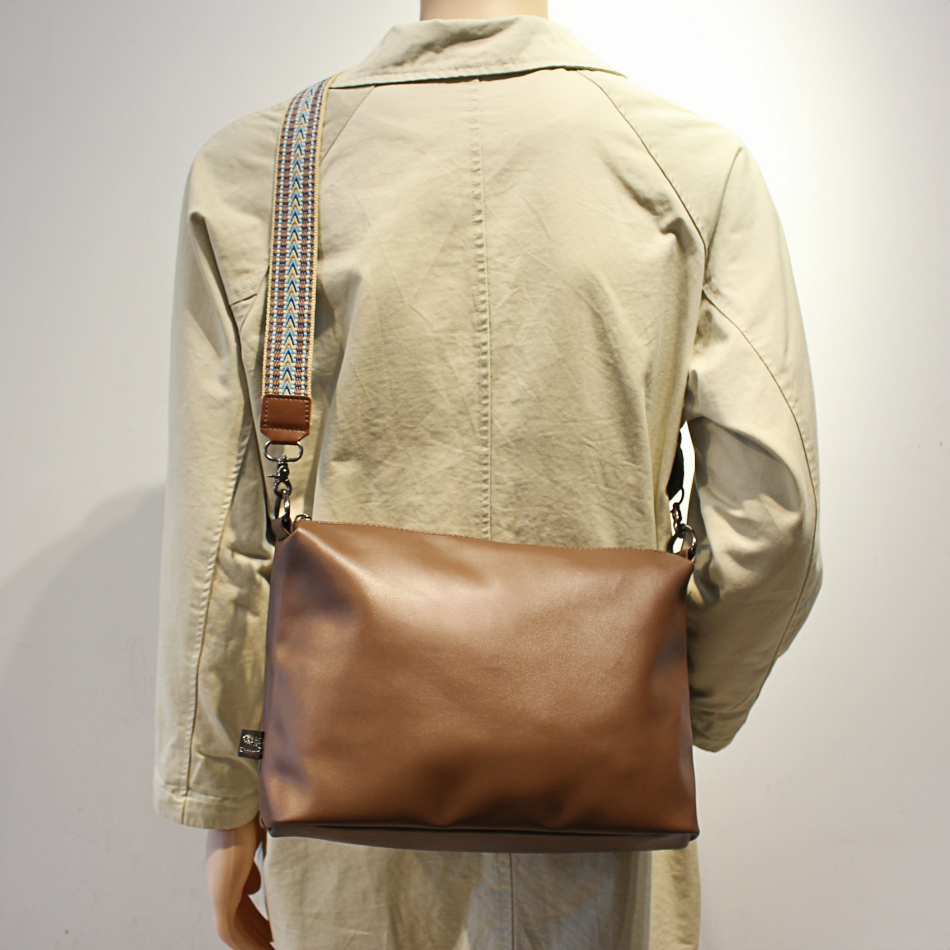 ThreeBox斜挎包男士包通勤软皮潮