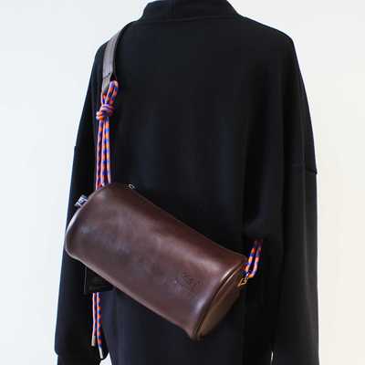 百搭圆筒包潮牌2024新款高级质感