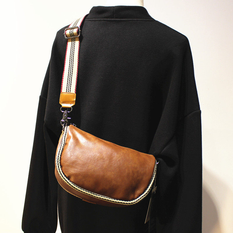 2023新款单肩包男韩版时尚潮流斜挎包休闲横款青年男包手机包小包