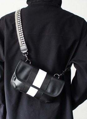 Three-Box潮牌斜挎包男2025新款撞色单肩包手机包拼接条纹小挎包