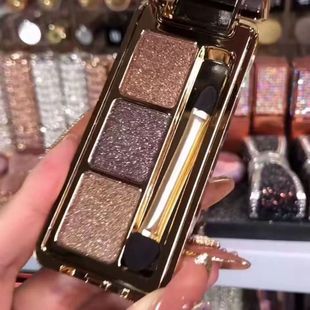 小熊爆款维妮小熊三色一亮到底珠光大地色小烟熏眼影盘入门防水