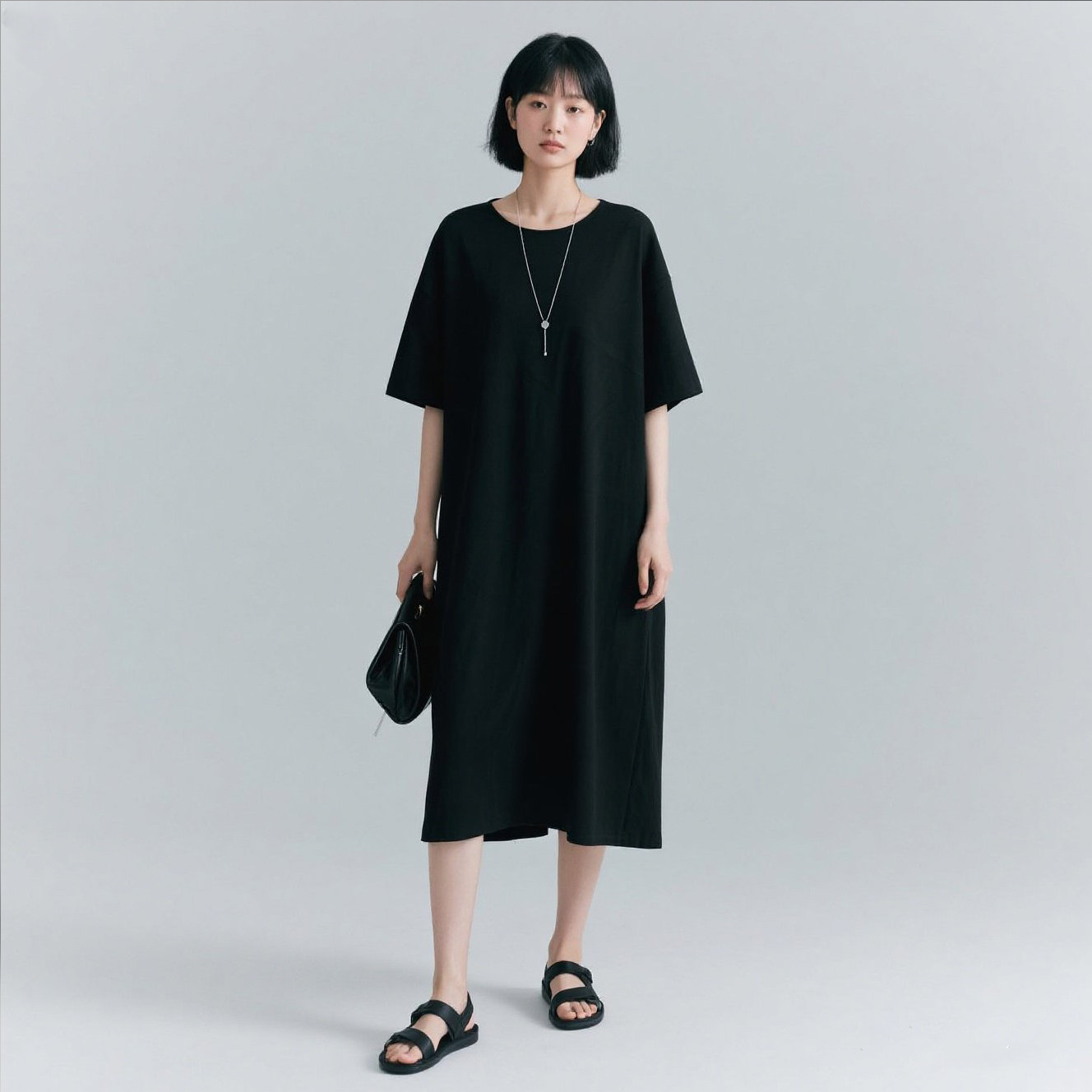 夏款醋酸哑光连衣裙女圆领短袖气质宽松版设计感显瘦百搭A型裙子