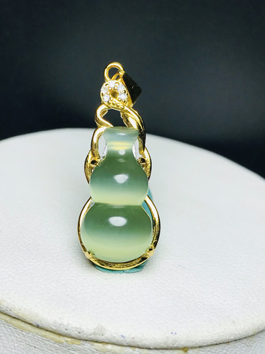 天然和田玉碧玉猫眼925银金色镶嵌葫芦吊坠24×10mm