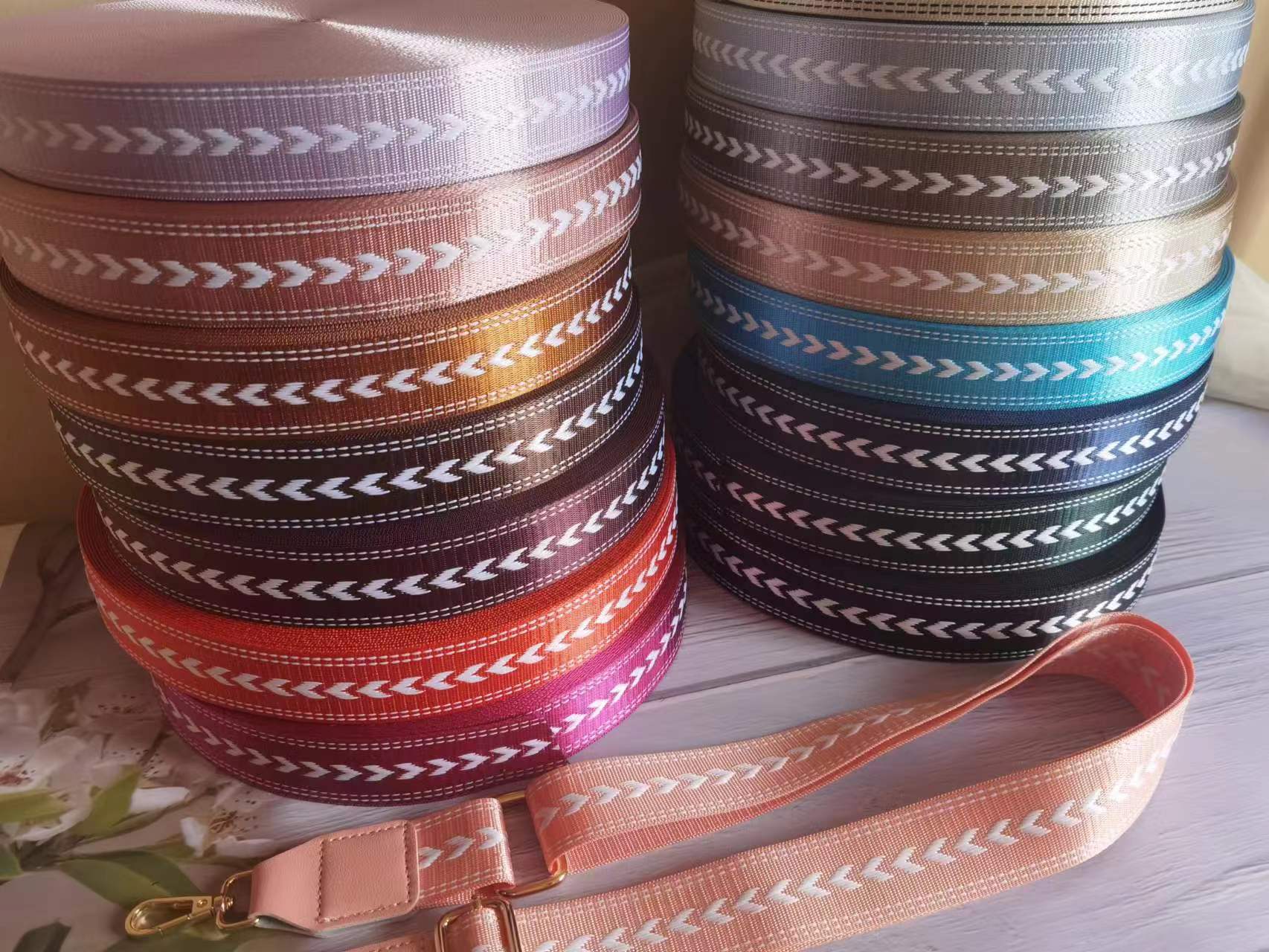 超值潮款织带箭头造形