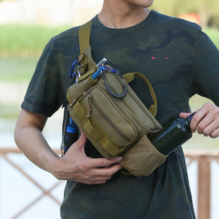 手机水杯一体斜挎包 户外多功能路亚包军迷战术登山运动腰包轻便装