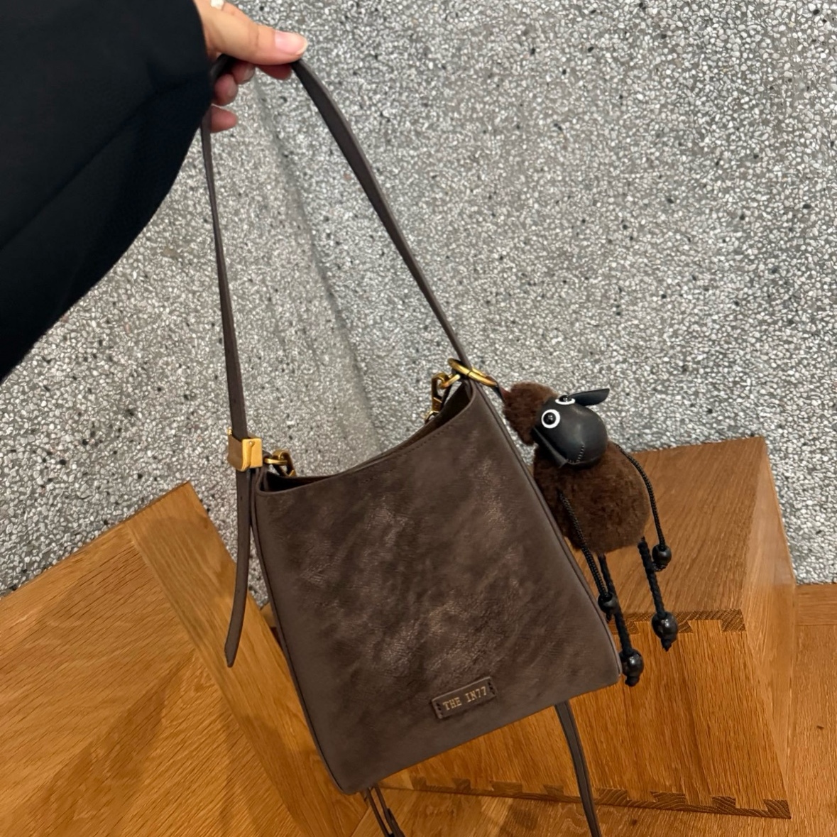 美拉德晕染质感皮水桶包