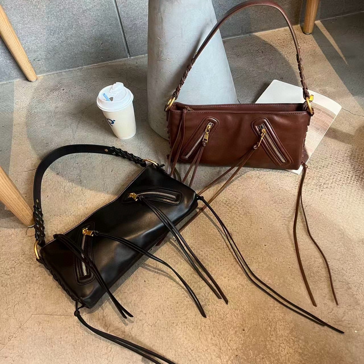 时髦个性机车拉链长绳单肩腋下包