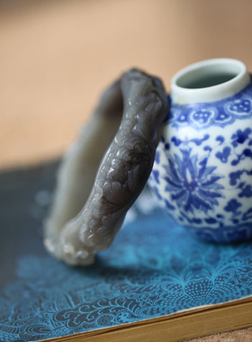 【凤穿牡丹】天然和田玉烟紫玉俏色精雕牡丹随型手镯一枚 59.4MM