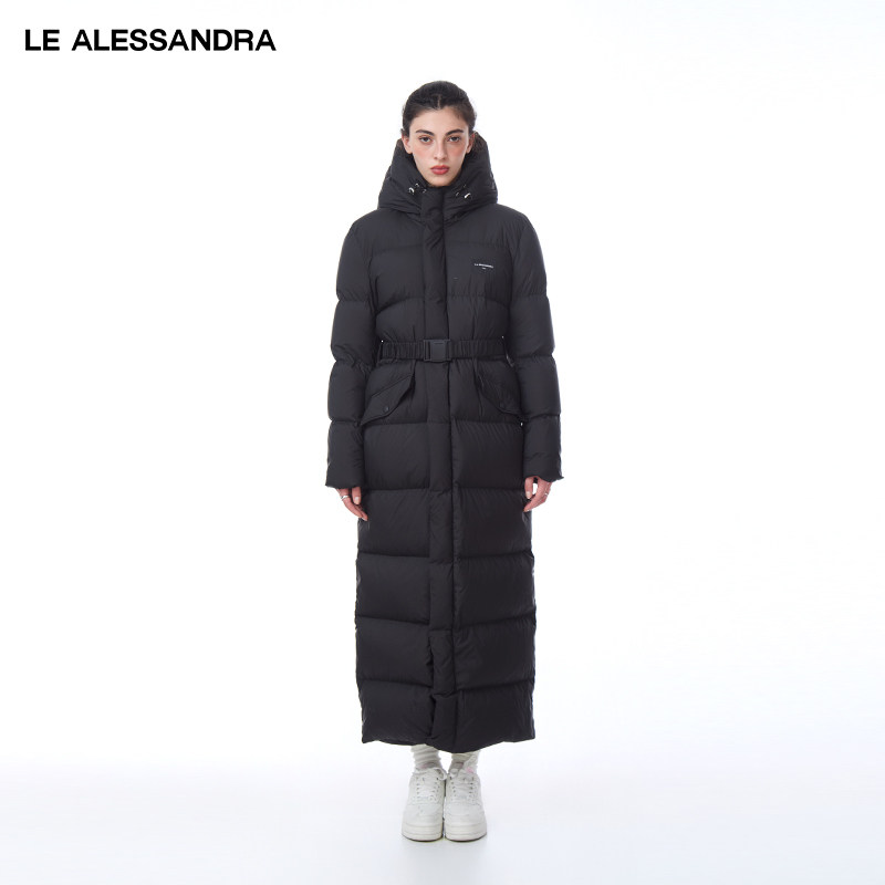 设计师 LE ALESSANDRA 秋冬黑色超长款收腰连帽白鸭绒羽绒服女