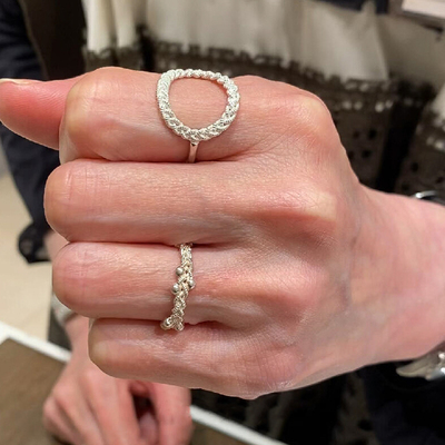 复古银色拉丝镂空椭圆戒指