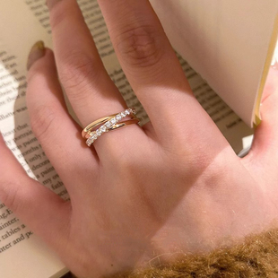 钛钢不掉色亮面仿碎钻三圈交叉叠戴戒指女小众设计轻奢高级食指戒