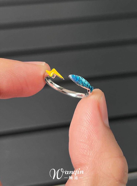 闪电蓝色小鱼戒指2026新款高级感