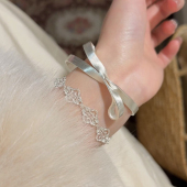 拉丝不规则蝴蝶结手镯轻奢小众精致手链女款 叠戴蕾丝百搭闺蜜手饰