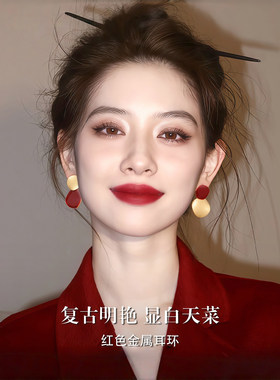 复古港风红色耳钉2026新爆款轻奢高级感气质大气耳饰方圆脸耳饰女