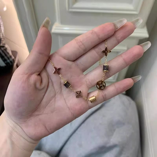 复古四叶花小蛮腰手链女2005新款 气质手饰 轻奢小众精致高级感个性