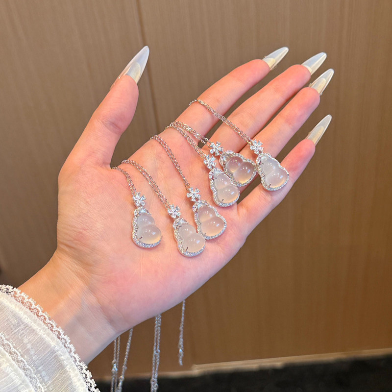 新中式仿白玉髓葫芦项链女款2025新爆款轻奢小众锁骨颈链春夏配饰,饰品/流行首饰/时尚饰品新,项链,淘宝优惠券,粉丝福利购,淘宝优惠卷