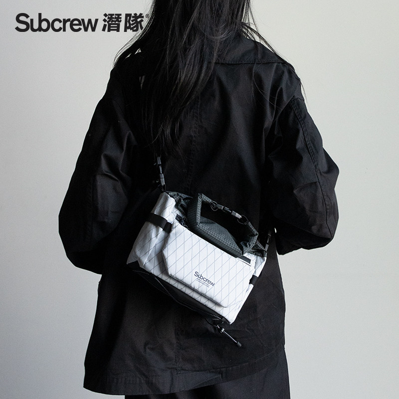 Subcrew刘嘉玲同款斜挎包运动防水休闲百搭潮牌手机包手拿相机包