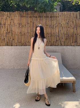 爱西里2026春季轻奢感立体绣花拼接气质轻盈雪纺温柔背心连衣裙女