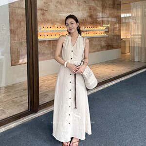 2026夏季新款高级感气质港风设计感简约通勤时尚无袖背心连衣裙子