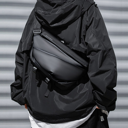 机能潮牌胸包磁吸扣挎包