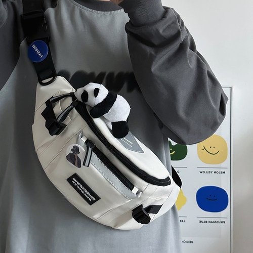 斜挎包男款潮牌运动胸包饺子包