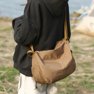 休闲斜挎包男款大容量单肩包多功能两用双肩包女轻便通勤登山背包