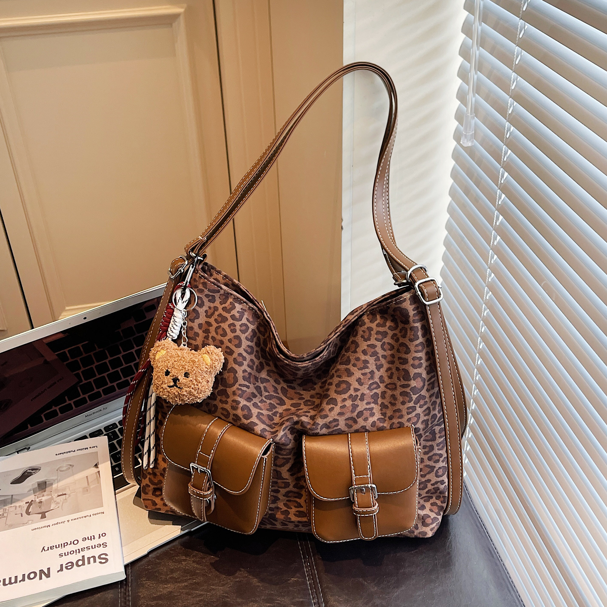 复古豹纹双肩包包女秋冬2025新款时尚韩版托特包大容量通勤斜挎包