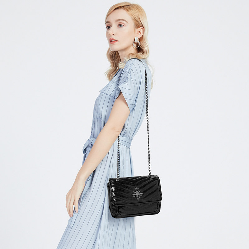 菱格链条包包2020新款网红时尚流浪包单肩斜挎腋下包小ck邮差包女