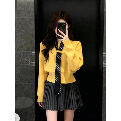 法式v领波点丝巾系带橘色打底毛衣女秋冬季内搭可外穿针织衫上衣