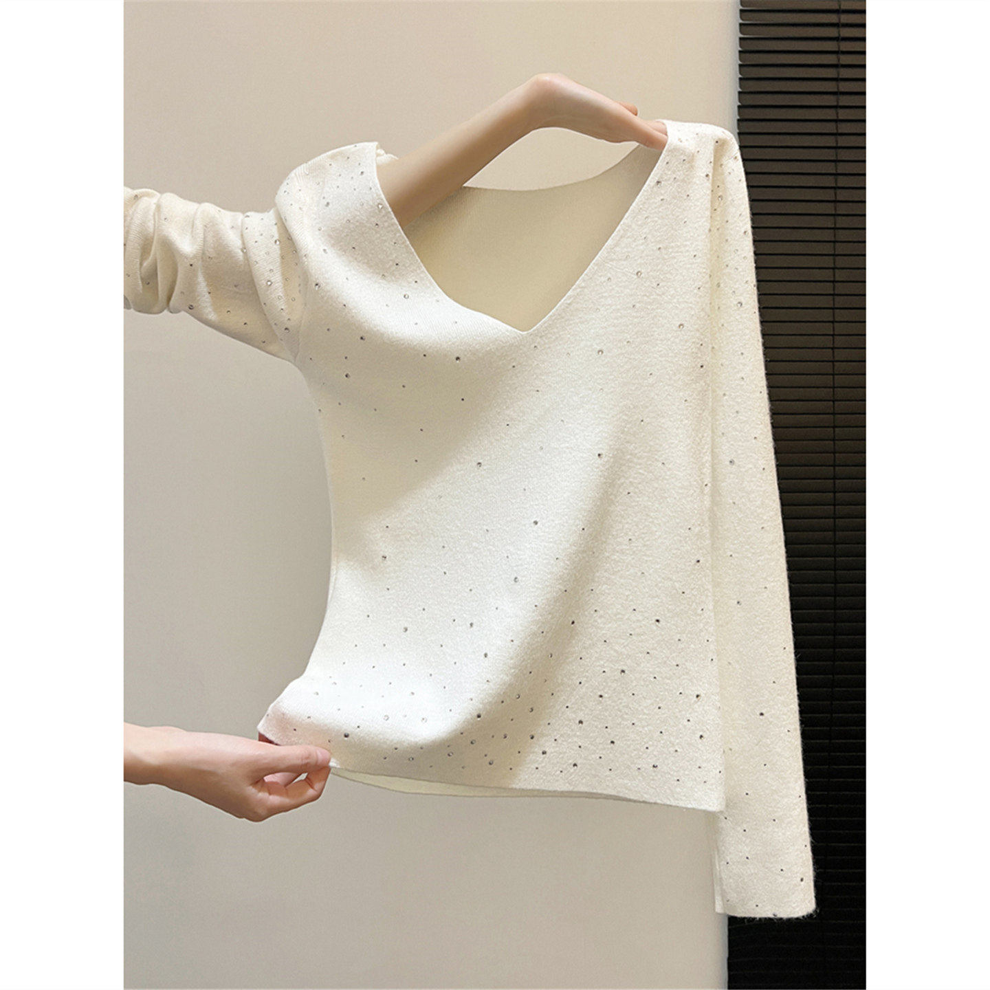 秋冬季v领修身长袖打底针织衫上衣高级感外穿内搭重工烫钻毛衣女,女装/女士精品,毛针织衫,淘宝优惠券,粉丝福利购,淘宝优惠卷