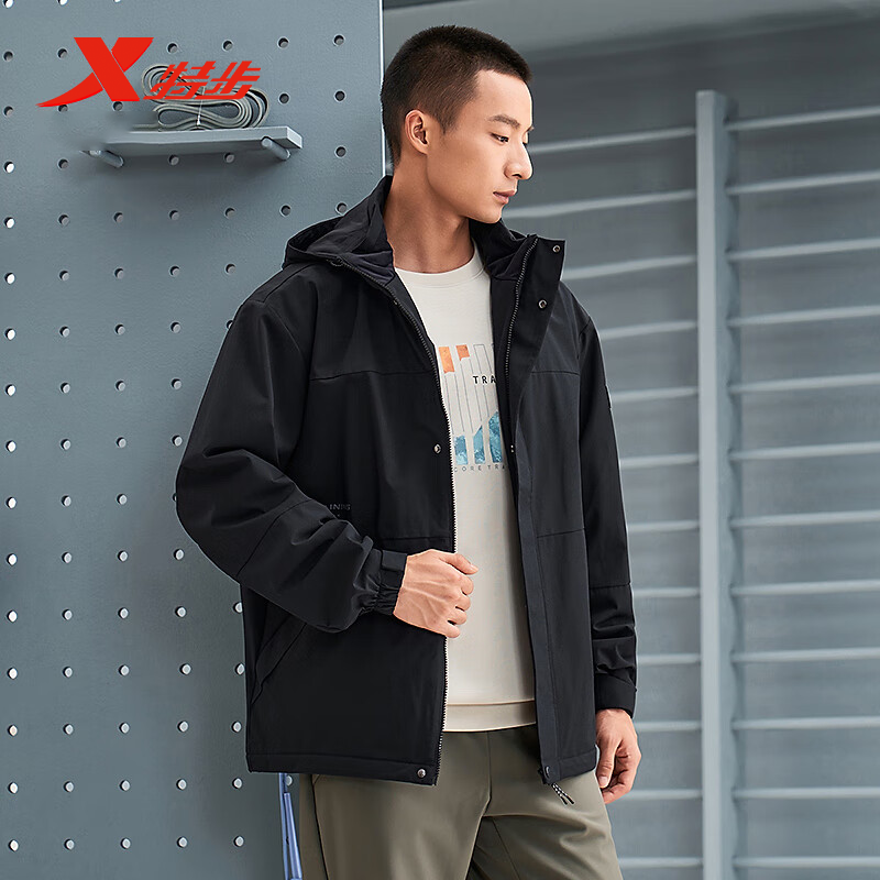 特步男保暖风衣梭织厚外套