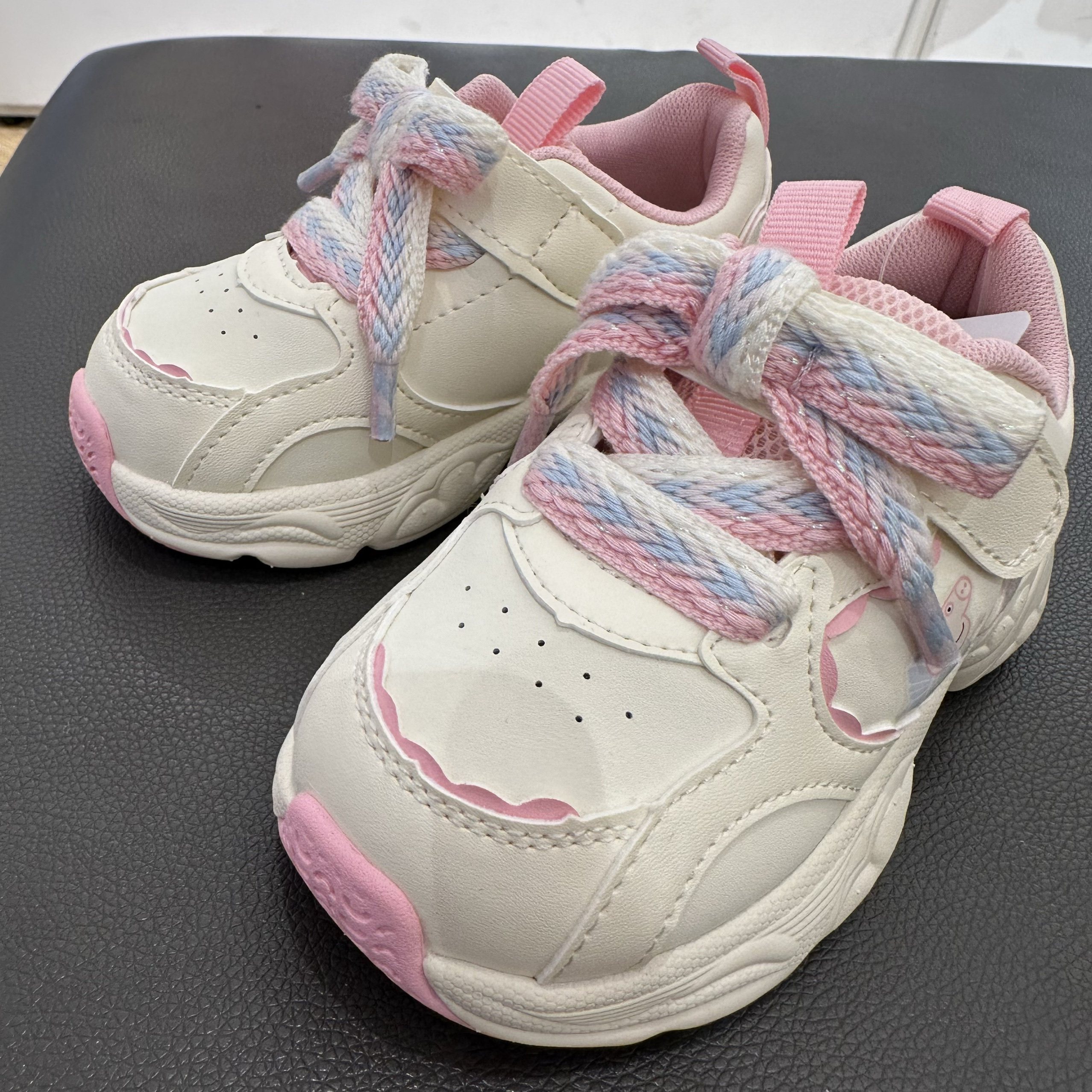 巴拉巴拉女婴小童稳步鞋春季卡通小猪佩奇缓震运动鞋204125145010