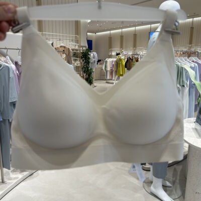 CA171751爱慕CHUANG 25春夏屏望内衣V领无钢圈中厚杯文胸