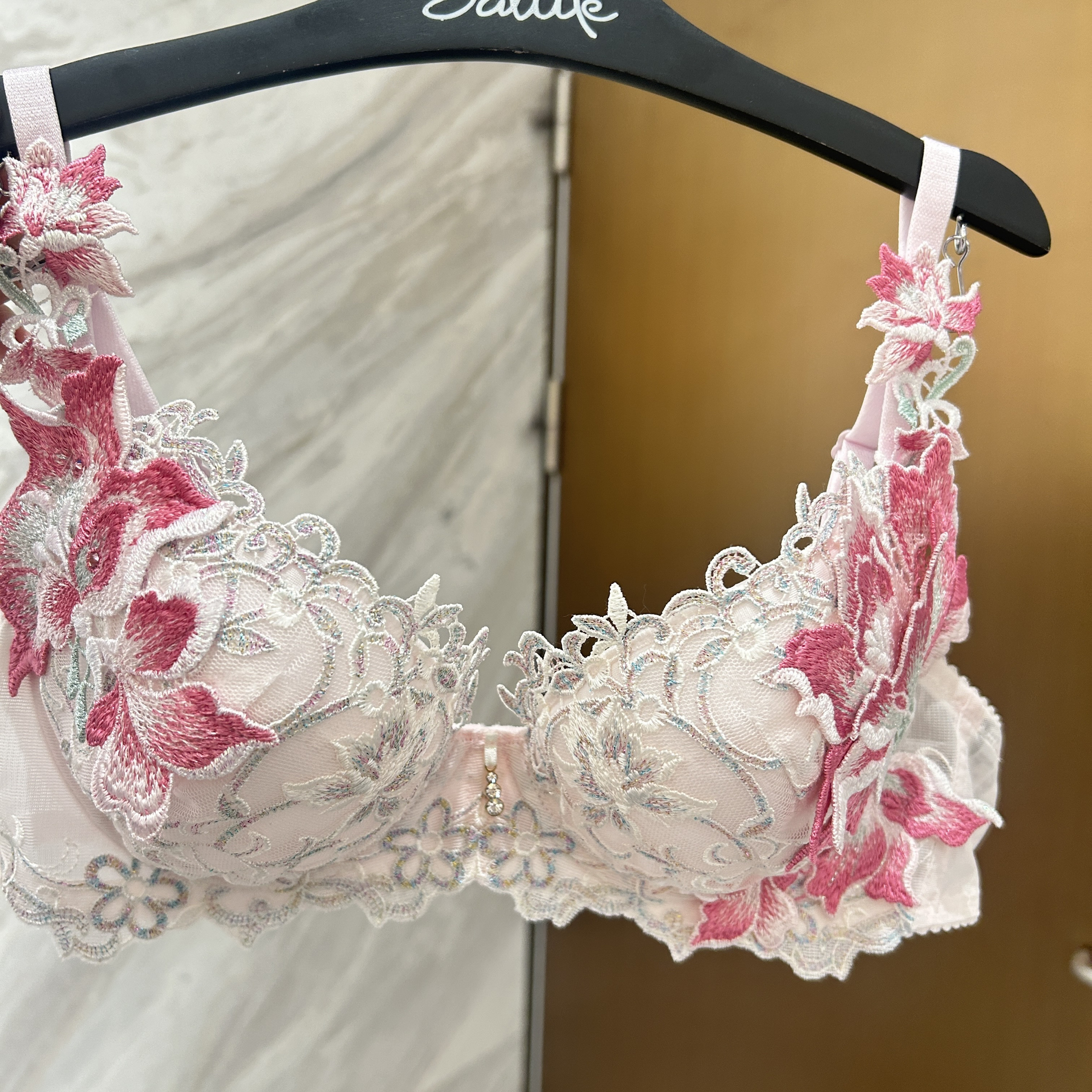莎露特SALUTE文胸 LB38E4 蕾丝刺绣奢华聚拢薄杯日本产内衣1980