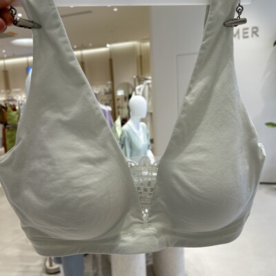 爱慕25春夏自然主义内衣女无钢圈背心式中厚隐孔透气文胸AM17A801