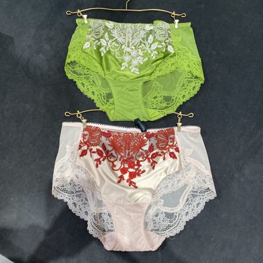 La Clover中腰平角裤LC23XL1包臀舒适LC13XL1专柜LC11XL1配套内裤