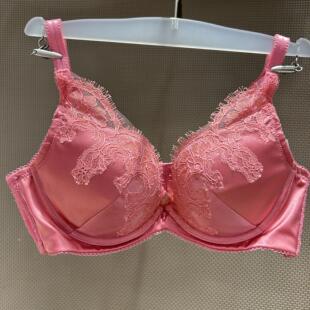 灿若繁星2系列4 Clover 4洞洞杯文胸无痕女士 LC11YX1