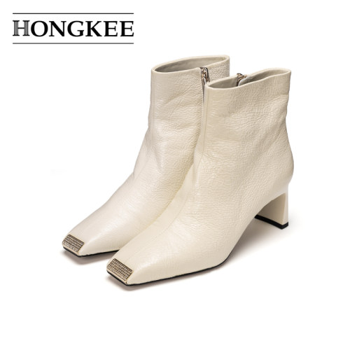 Hongkee/红科女靴2026新款优雅水钻方头粗跟短筒女靴子HA86S454