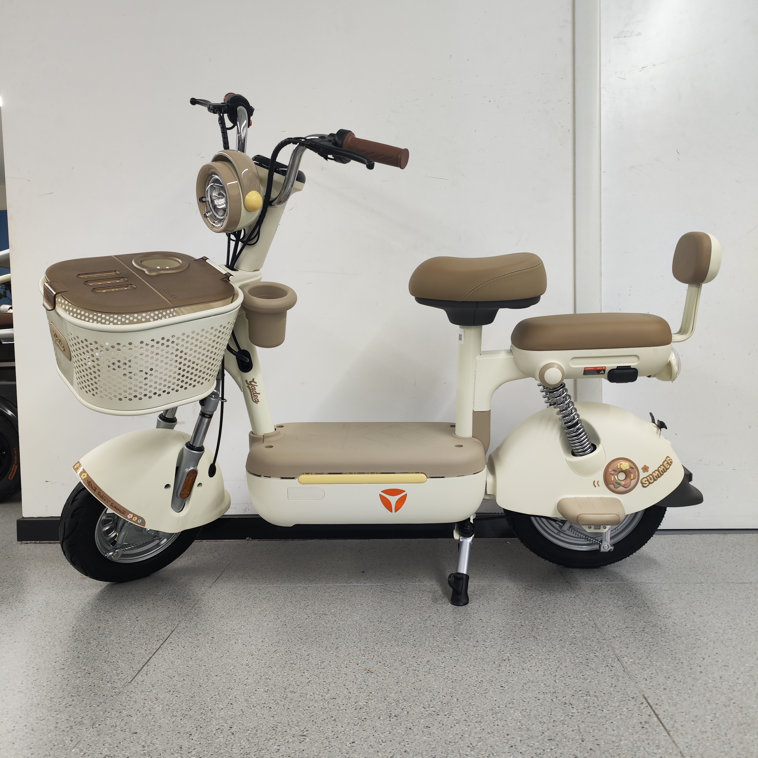 雅迪电动车C12-G新新国标48大电池北斗定位智能APP时尚电动自行车