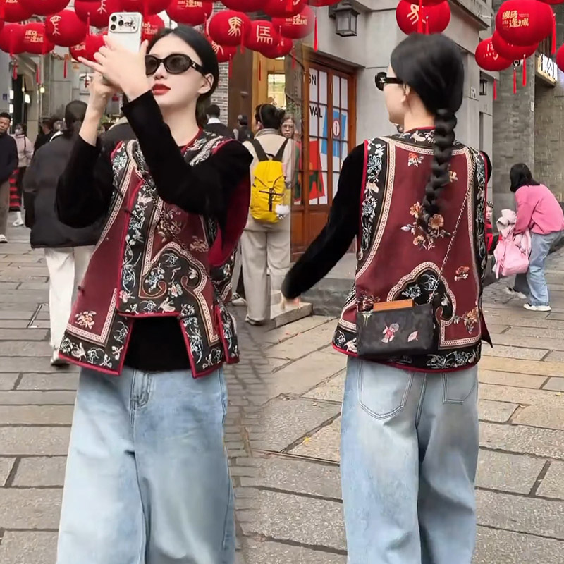 新中式高级感马夹女2026秋新款轻奢印花百搭减龄国风盘扣复古马甲