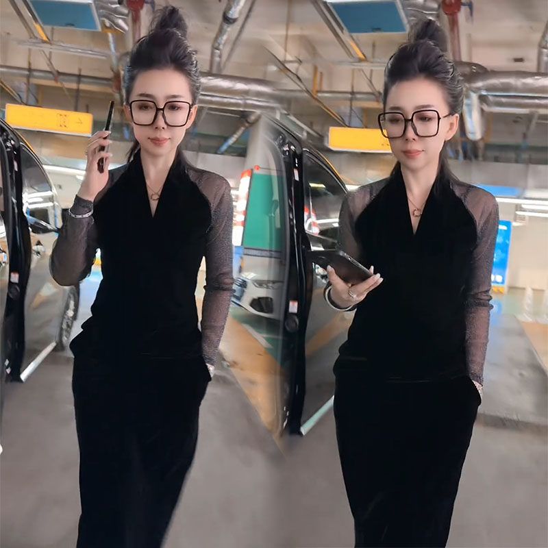 欧货t恤女2026春季新款名媛气质女人味V领性感网纱拼接丝绒打底衫,女装/女士精品,T恤,淘宝优惠券,粉丝福利购,淘宝优惠卷