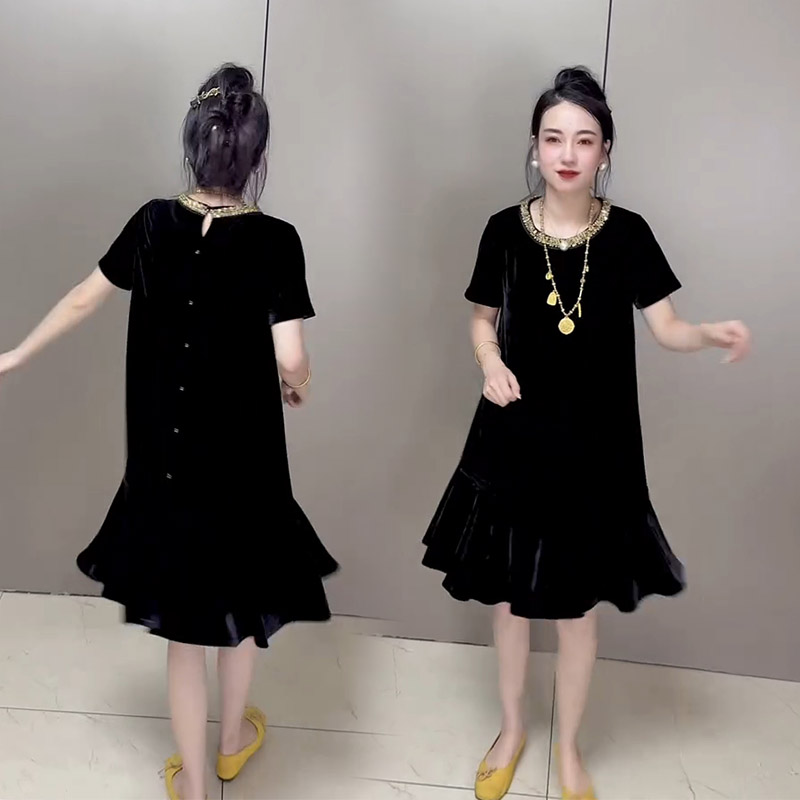 韩版连衣裙女2025早秋新款气质宽松显瘦女神串珠短袖丝绒荷叶边裙