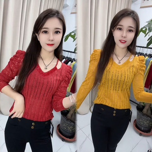 时髦泡泡袖针织衫女2025春季新款气质V领串珠镂空修身显瘦打底衫