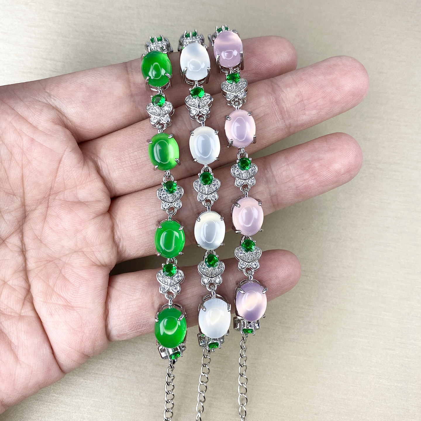 天然冰种玉髓手链女款镶嵌银色宝石手串轻奢白绿粉玛瑙蝴蝶手链子
