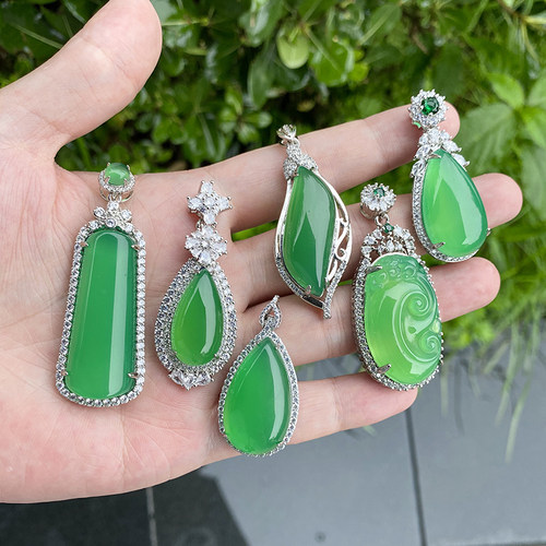 天然冰种玉髓玛瑙吊坠子